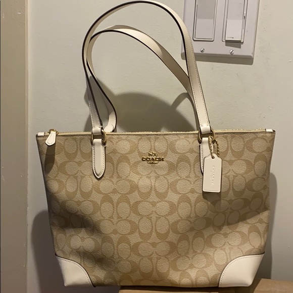 Bags - Picture 2 of 3